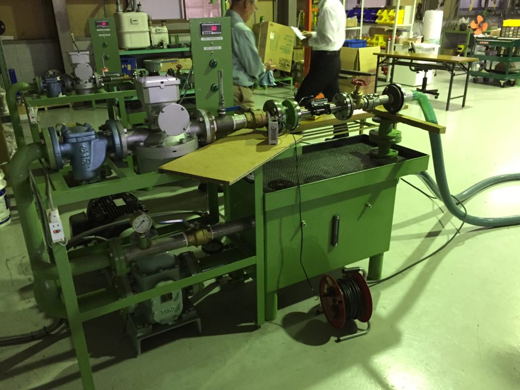 油を用いた流量計校正設備